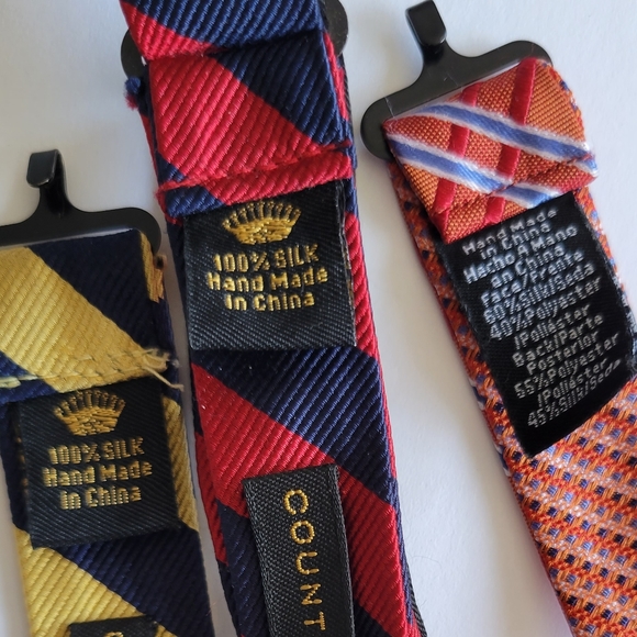 Three Adjustable Bow Ties. - Picture 3 of 7